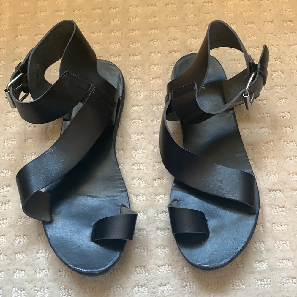 Sandals - Picture 1 of 3